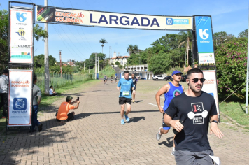 Foto - Secretaria de Educação promoveu 6ª Corrida e Caminhada Educação Solidária