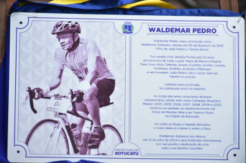 Foto - Prefeitura entrega primeira ciclovia rural as margens da Avenida Odilon Cassetari, que liga a Rodovia Gastão Dal Farra.