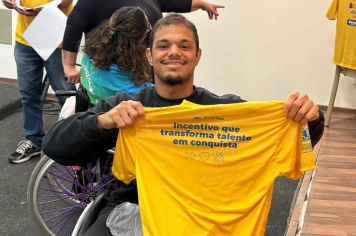 Foto - Bolsa Atleta - Entrega das camisetas 2026