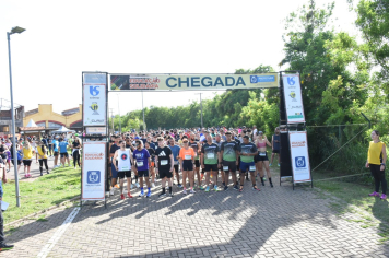Foto - Secretaria de Educação promoveu 6ª Corrida e Caminhada Educação Solidária