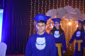 Foto - Formatura de encerramento dos 5º anos do ensino fundamental dia 11 de dezembro de 2024