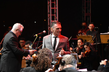 Foto - Botucatu 170 anos - Show Paulo Miklos + Orquestra Sinfônica Municipal de Botucatu + Orquestra Sinfônica Lyra Mojimiriana + Maestro Carlos Lima*