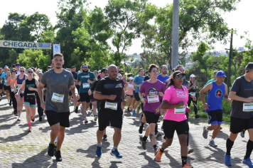 Foto - Secretaria de Educação promoveu 6ª Corrida e Caminhada Educação Solidária