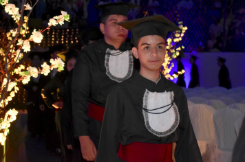Foto - Formatura de encerramento dos 9º anos do ensino fundamental II e EMEJA dia 13 de dezembro de 2024