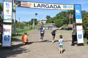 Foto - Secretaria de Educação promoveu 6ª Corrida e Caminhada Educação Solidária