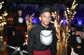 Foto - Formatura de encerramento dos 9º anos do ensino fundamental II e EMEJA dia 13 de dezembro de 2024