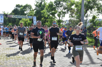 Foto - Secretaria de Educação promoveu 6ª Corrida e Caminhada Educação Solidária