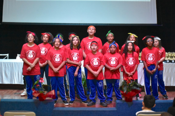 Foto - Premiação da Olimpíada Literária da Língua Portuguesa e da 1ª Olimpíada de Matemática