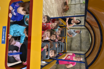 Foto - Escola municipal de educação infantil ganha espaço interativo para os alunos