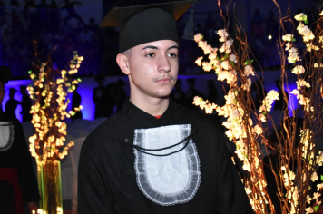 Foto - Formatura de encerramento dos 9º anos do ensino fundamental II e EMEJA dia 13 de dezembro de 2024