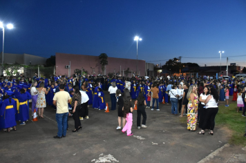 Foto - Formatura de encerramento dos 5º anos do ensino fundamental dia 12 de dezembro de 2024