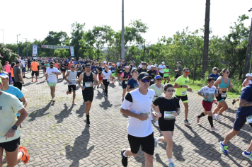 Foto - Secretaria de Educação promoveu 6ª Corrida e Caminhada Educação Solidária