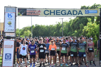 Foto - Secretaria de Educação promoveu 6ª Corrida e Caminhada Educação Solidária