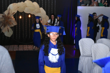 Foto - Formatura de encerramento dos 5º anos do ensino fundamental dia 11 de dezembro de 2024