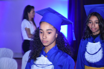 Foto - Formatura de encerramento dos 5º anos do ensino fundamental dia 11 de dezembro de 2024