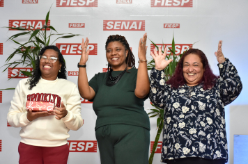 Foto - Premiação - Olimpíada Literária e Olimpíada de Matemática