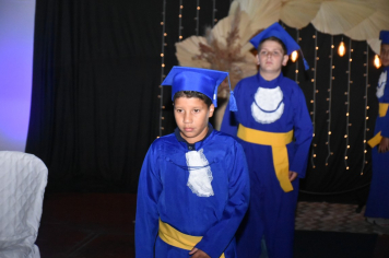 Foto - Formatura de encerramento dos 5º anos do ensino fundamental dia 11 de dezembro de 2024