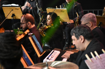 Foto - Botucatu 170 anos - Show Paulo Miklos + Orquestra Sinfônica Municipal de Botucatu + Orquestra Sinfônica Lyra Mojimiriana + Maestro Carlos Lima*
