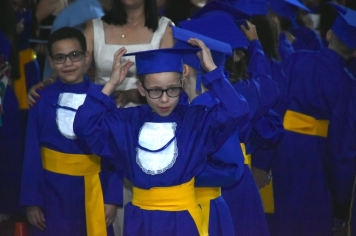 Foto - Formatura de encerramento dos 5º anos do ensino fundamental dia 12 de dezembro de 2024