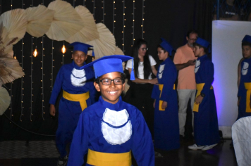 Foto - Formatura de encerramento dos 5º anos do ensino fundamental dia 11 de dezembro de 2024