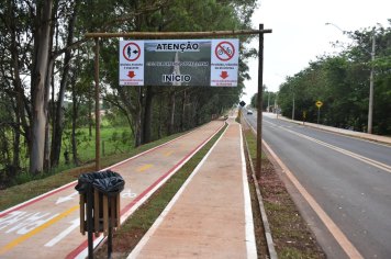 Foto - Prefeitura entrega primeira ciclovia rural as margens da Avenida Odilon Cassetari, que liga a Rodovia Gastão Dal Farra.