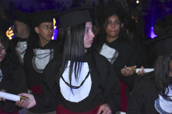 Foto - Formatura de encerramento dos 9º anos do ensino fundamental II e EMEJA dia 13 de dezembro de 2024