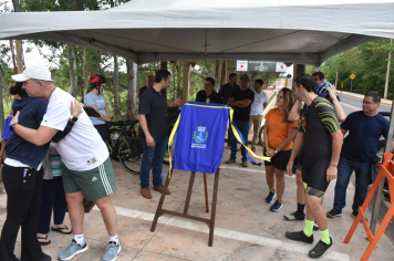 Foto - Prefeitura entrega primeira ciclovia rural as margens da Avenida Odilon Cassetari, que liga a Rodovia Gastão Dal Farra.
