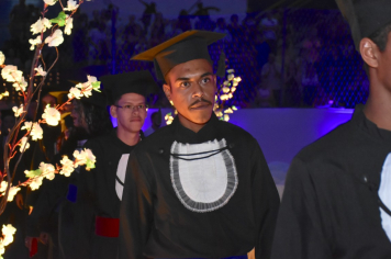 Foto - Formatura de encerramento dos 9º anos do ensino fundamental II e EMEJA dia 13 de dezembro de 2024