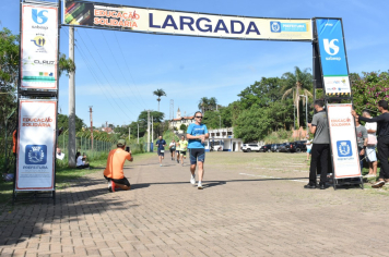 Foto - Secretaria de Educação promoveu 6ª Corrida e Caminhada Educação Solidária