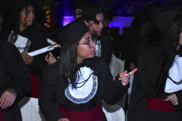 Foto - Formatura de encerramento dos 9º anos do ensino fundamental II e EMEJA dia 13 de dezembro de 2024