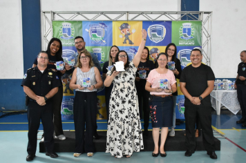 Foto - Patrulha da Paz realiza formatura e premia os destaques de 2024