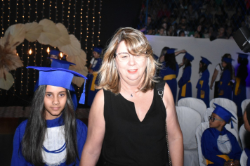 Foto - Formatura de encerramento dos 5º anos do ensino fundamental dia 11 de dezembro de 2024