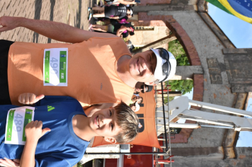 Foto - Secretaria de Educação promoveu 6ª Corrida e Caminhada Educação Solidária