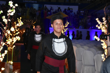 Foto - Formatura de encerramento dos 9º anos do ensino fundamental II e EMEJA dia 13 de dezembro de 2024