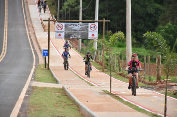 Foto - Prefeitura entrega primeira ciclovia rural as margens da Avenida Odilon Cassetari, que liga a Rodovia Gastão Dal Farra.
