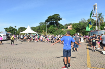 Foto - Secretaria de Educação promoveu 6ª Corrida e Caminhada Educação Solidária