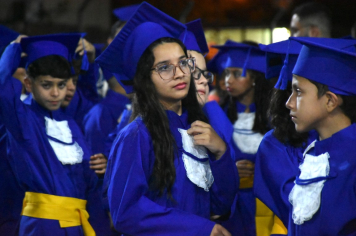Foto - Formatura de encerramento dos 5º anos do ensino fundamental dia 12 de dezembro de 2024
