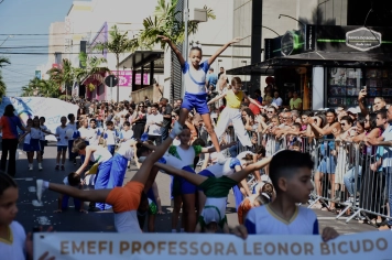 Foto - Aniversário de Botucatu - Ato Cívico e Desfile