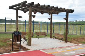 Foto - Prefeitura entrega primeira ciclovia rural as margens da Avenida Odilon Cassetari, que liga a Rodovia Gastão Dal Farra.