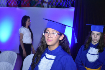 Foto - Formatura de encerramento dos 5º anos do ensino fundamental dia 11 de dezembro de 2024