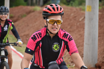 Foto - Prefeitura entrega primeira ciclovia rural as margens da Avenida Odilon Cassetari, que liga a Rodovia Gastão Dal Farra.