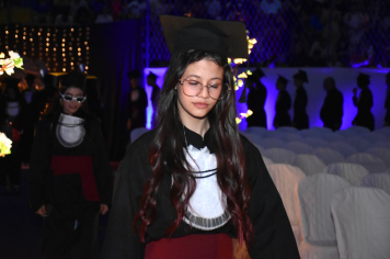 Foto - Formatura de encerramento dos 9º anos do ensino fundamental II e EMEJA dia 13 de dezembro de 2024