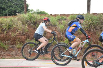 Foto - Prefeitura entrega primeira ciclovia rural as margens da Avenida Odilon Cassetari, que liga a Rodovia Gastão Dal Farra.