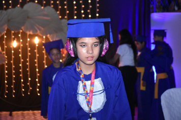 Foto - Formatura de encerramento dos 5º anos do ensino fundamental dia 11 de dezembro de 2024