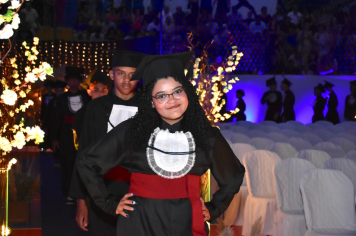 Foto - Formatura de encerramento dos 9º anos do ensino fundamental II e EMEJA dia 13 de dezembro de 2024