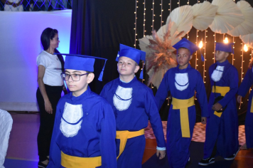Foto - Formatura de encerramento dos 5º anos do ensino fundamental dia 11 de dezembro de 2024