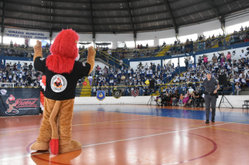 Foto - Proerd 2024 realiza Formatura de alunos da Rede de Ensino de Botucatu