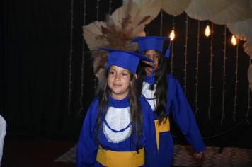 Foto - Formatura de encerramento dos 5º anos do ensino fundamental dia 11 de dezembro de 2024