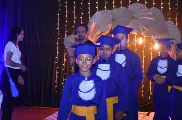 Foto - Formatura de encerramento dos 5º anos do ensino fundamental dia 11 de dezembro de 2024
