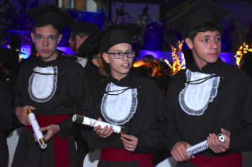 Foto - Formatura de encerramento dos 9º anos do ensino fundamental II e EMEJA dia 13 de dezembro de 2024